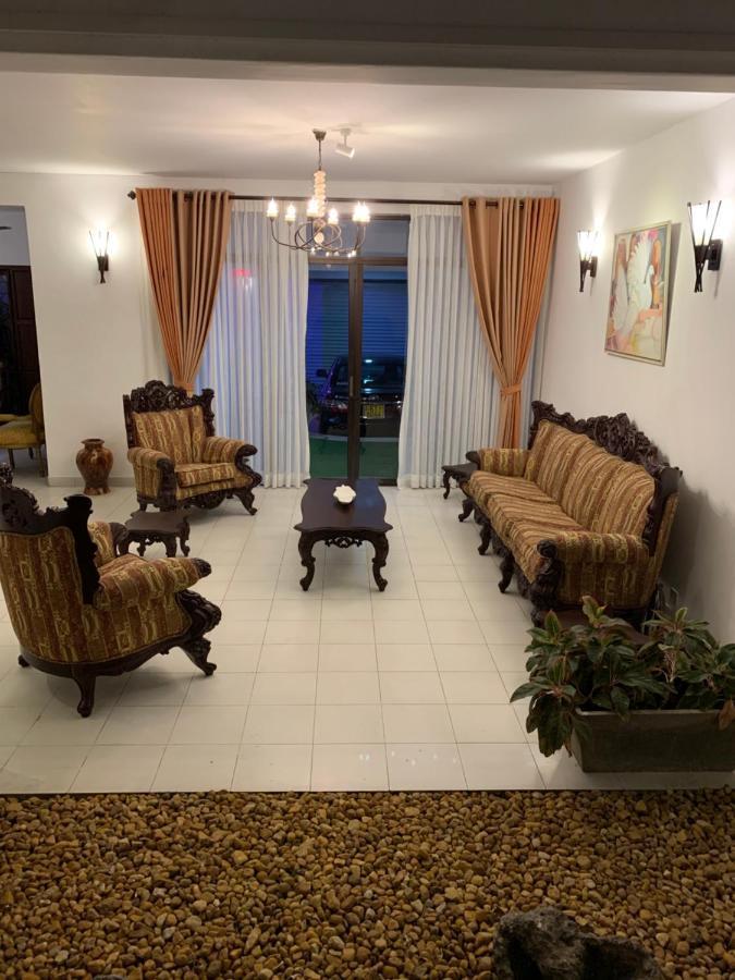 Elegance Oasis, Colombo 3 Hotel Екстериор снимка