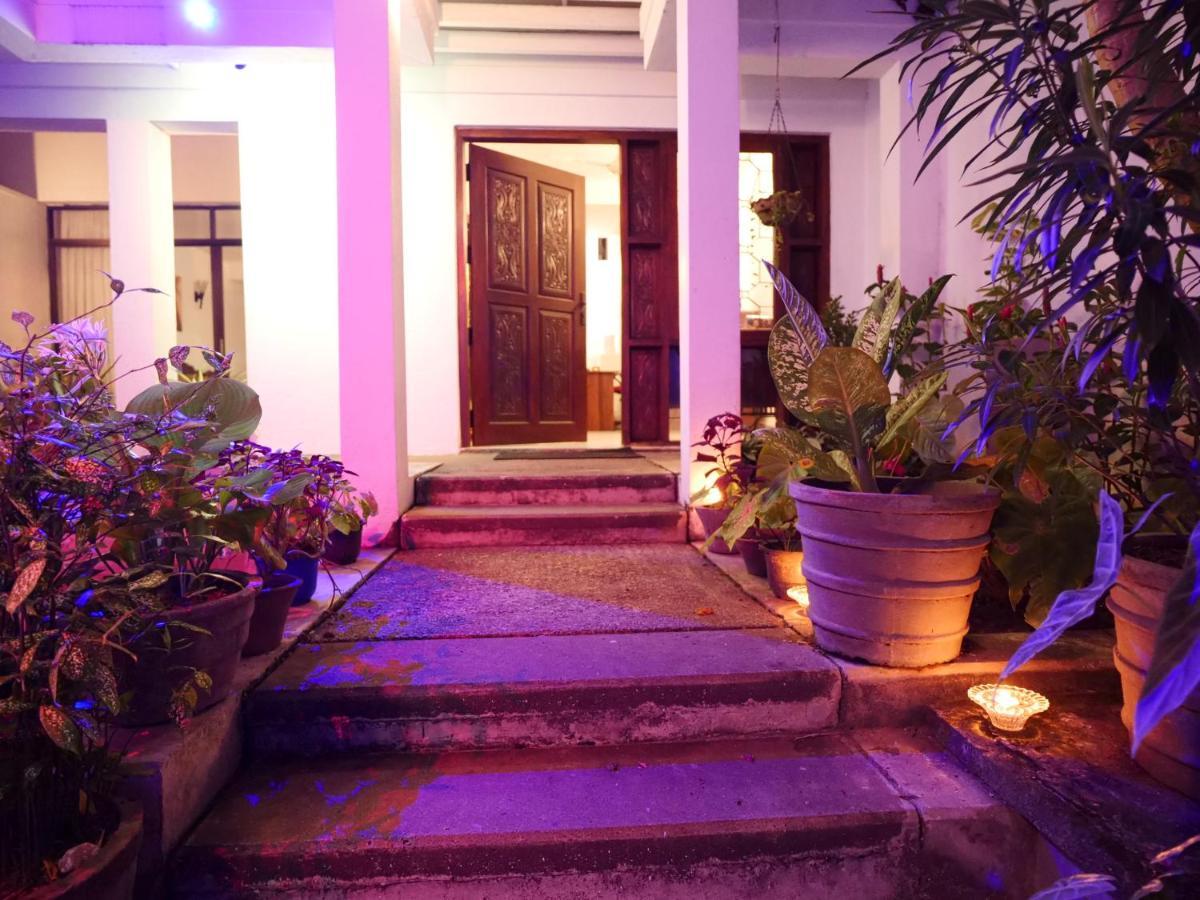 Elegance Oasis, Colombo 3 Hotel Екстериор снимка