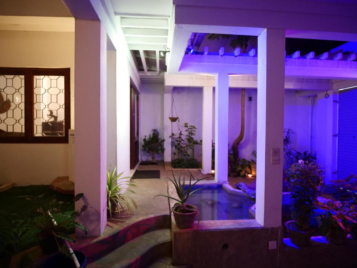 Elegance Oasis, Colombo 3 Hotel Екстериор снимка